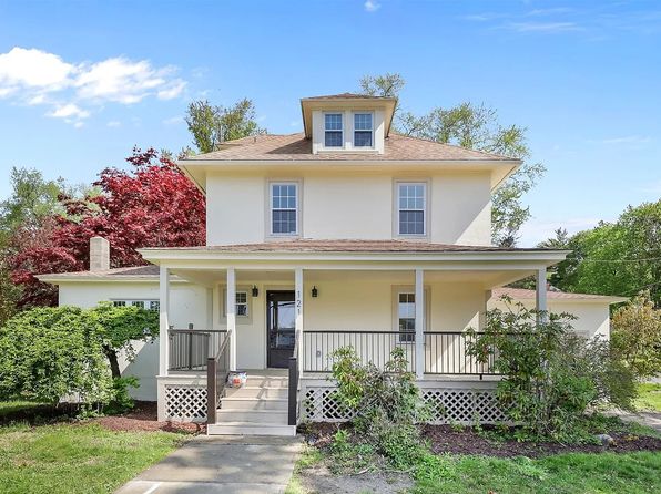 121 Bridge St
