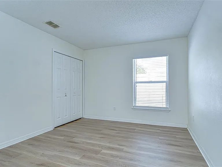 18303 Elmhurst Ln — Photo 27
