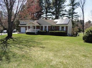 8 Janet Ln, Albany, NY 12203