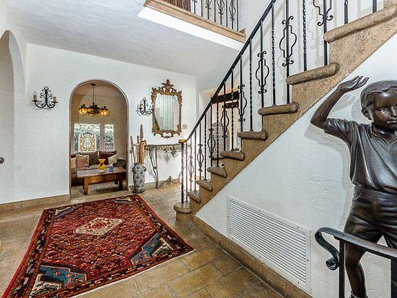3rd image of 3323 Ledgewood Dr