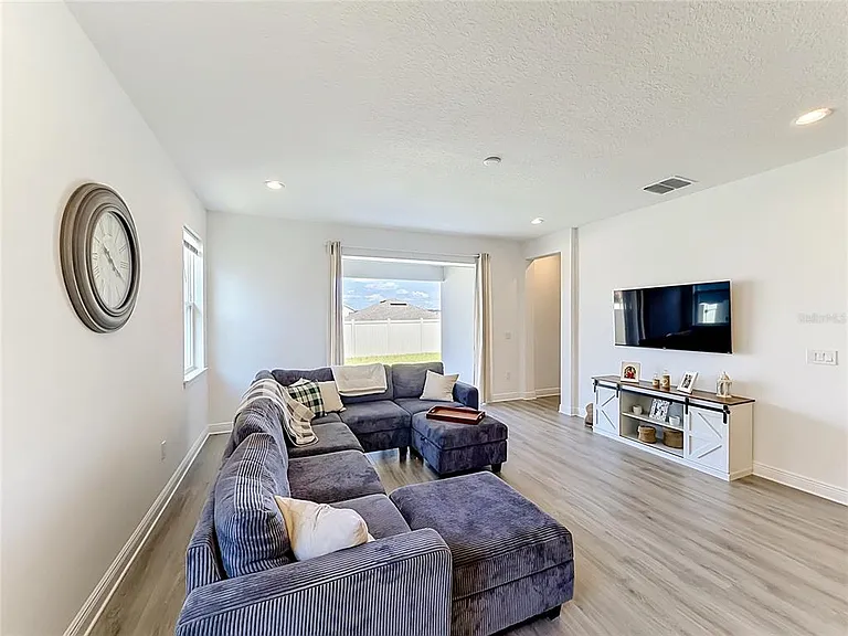4485 Davos Dr — Photo 23