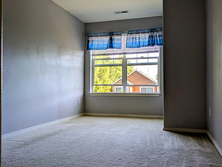 1st gust bedroom