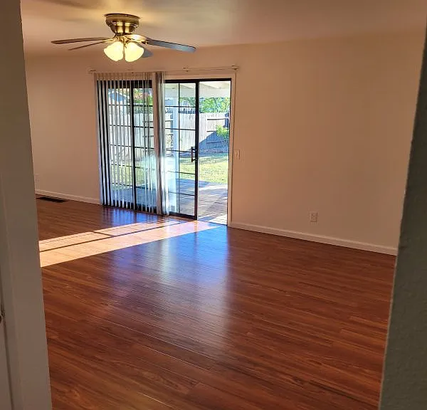 358 Mildred Ave — Photo 6