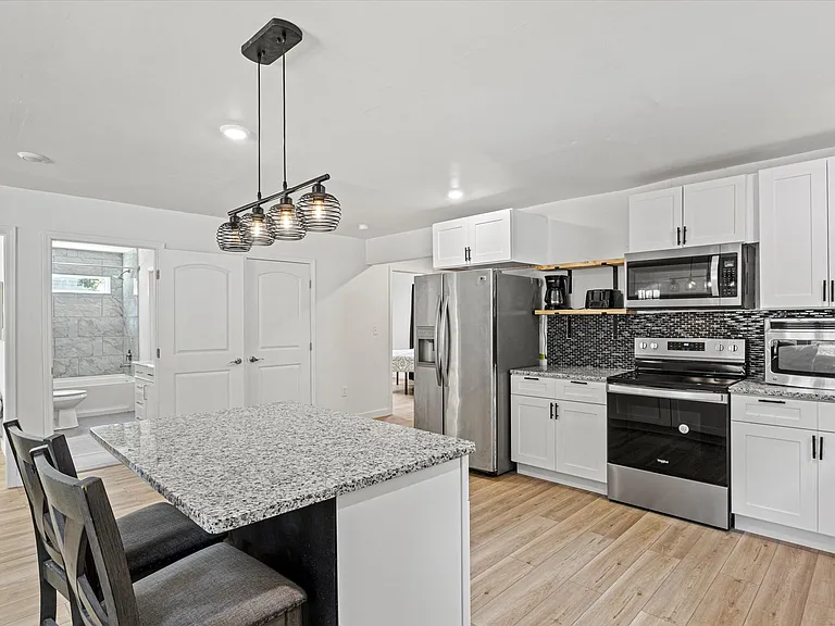 Peeples St SW — Photo 8