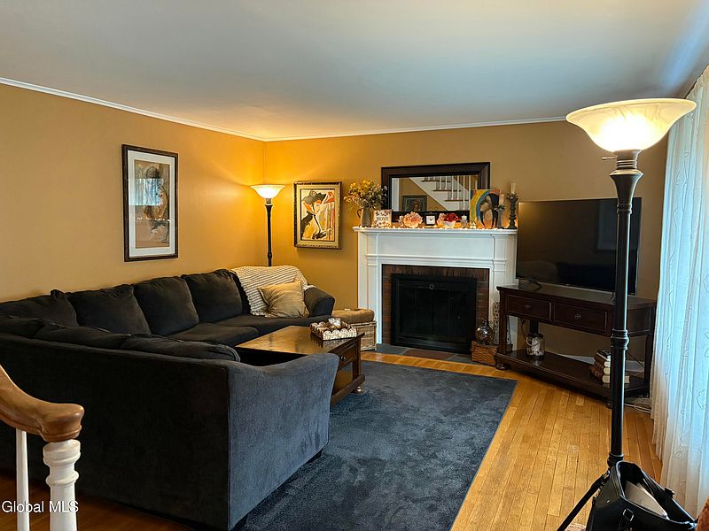 2nd image of 38 Parkwood Drive