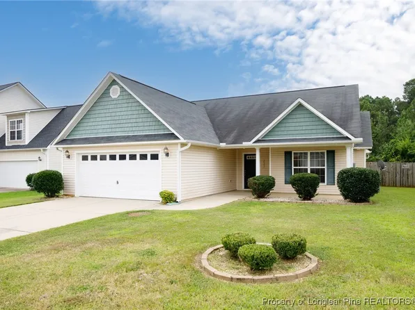 2557 Spinnaker Dr, Hope Mills, NC 28348