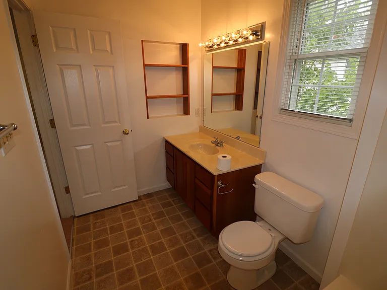 305 S Clifton Ave — Photo 15