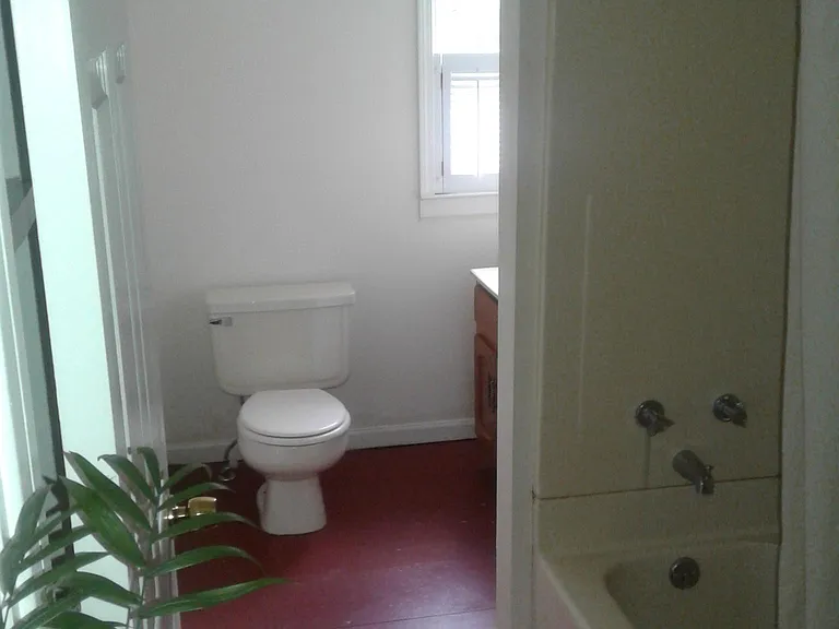 268 Clay Ave #A — Photo 4