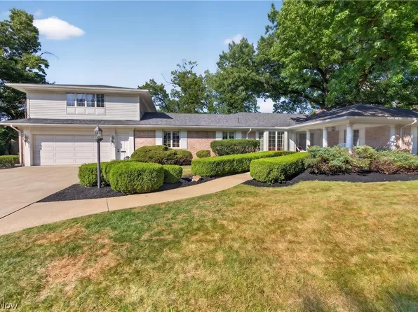 1500 Ravine Ct, Niles, OH 44446