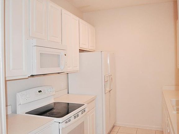 4th image of 7135 Yacht Basin Ave #239