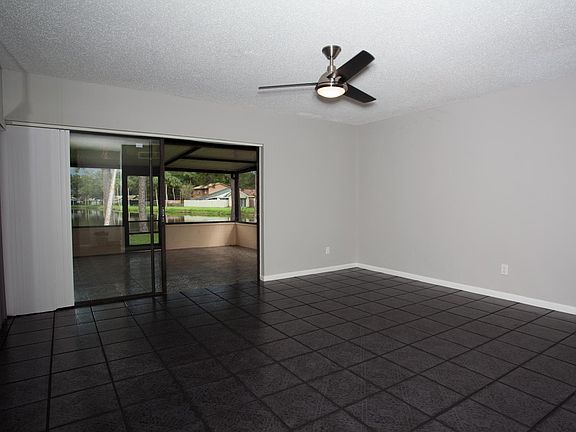 3rd image of 10329 Rosemount Dr