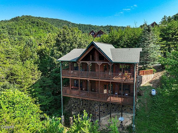 2nd image of 3118 Mountain Grace Ln