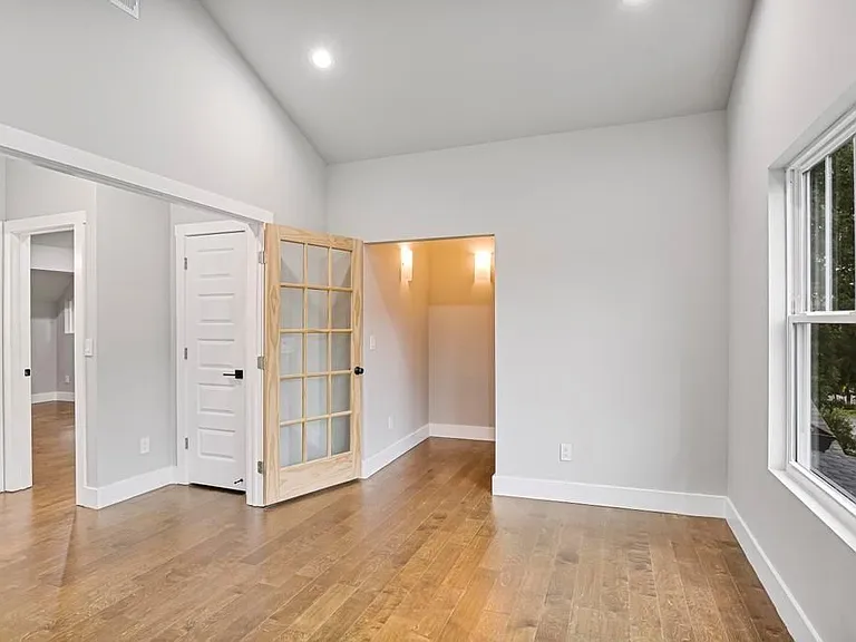 79 Adair Ave — Photo 24