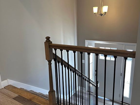 3rd image of 1055 Spicer Dr