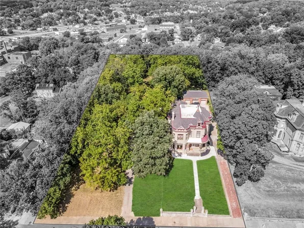 631 Hall St, Saint Joseph, MO 64501