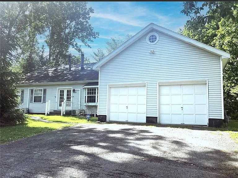 121 Birchwood Dr #1 — Photo 1