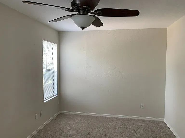 513 S Park Dr — Photo 46