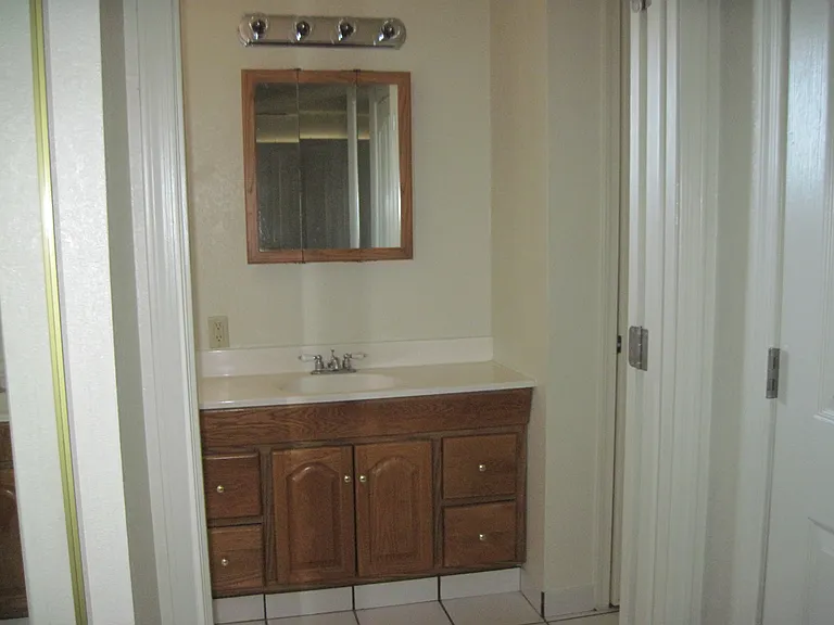 426 S Bowie Ave #A — Photo 8