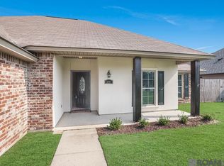 9279 Cypress Lake Dr, Denham Springs, LA 70726
