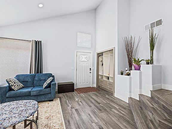 5th image of 4593 Ashington St