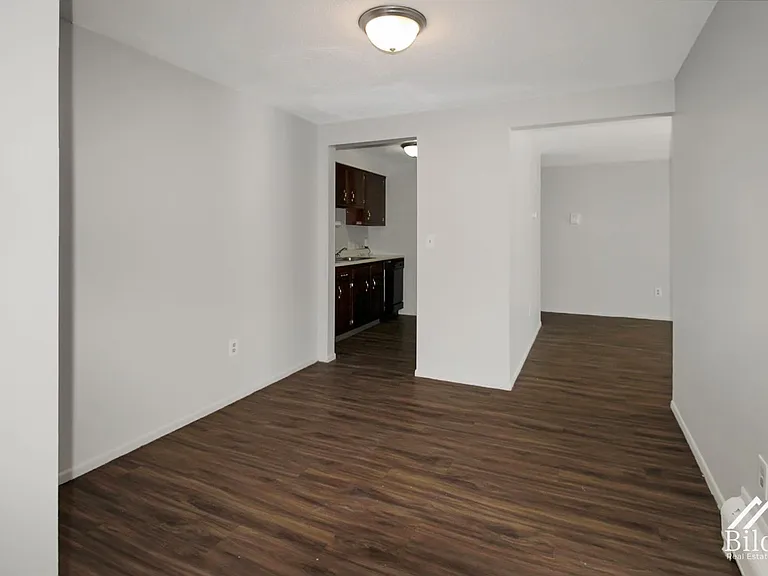 Prospect Street Apartments — Photo 32