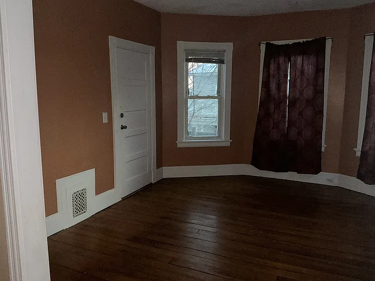 9 Grove St #3 — Photo 14