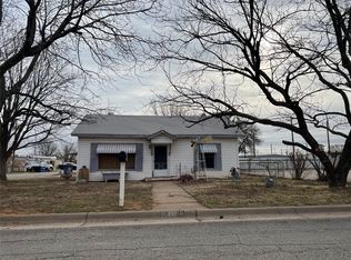 415 Colorado Ave, Graham, TX 76450