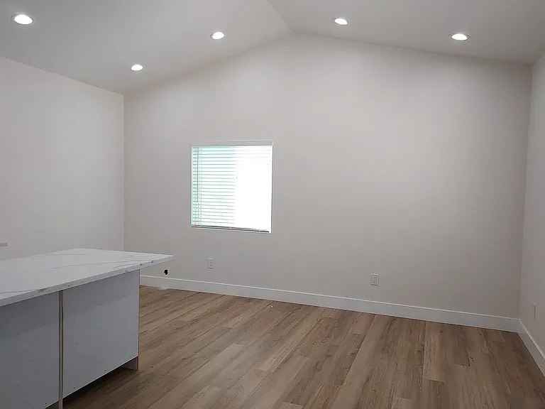 8814 Geraldine Ave — Photo 10