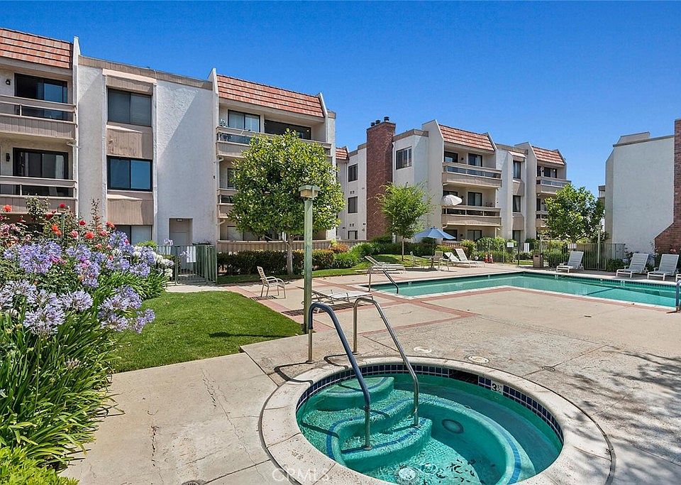 1st image of 17130 Burbank Blvd Unit 101