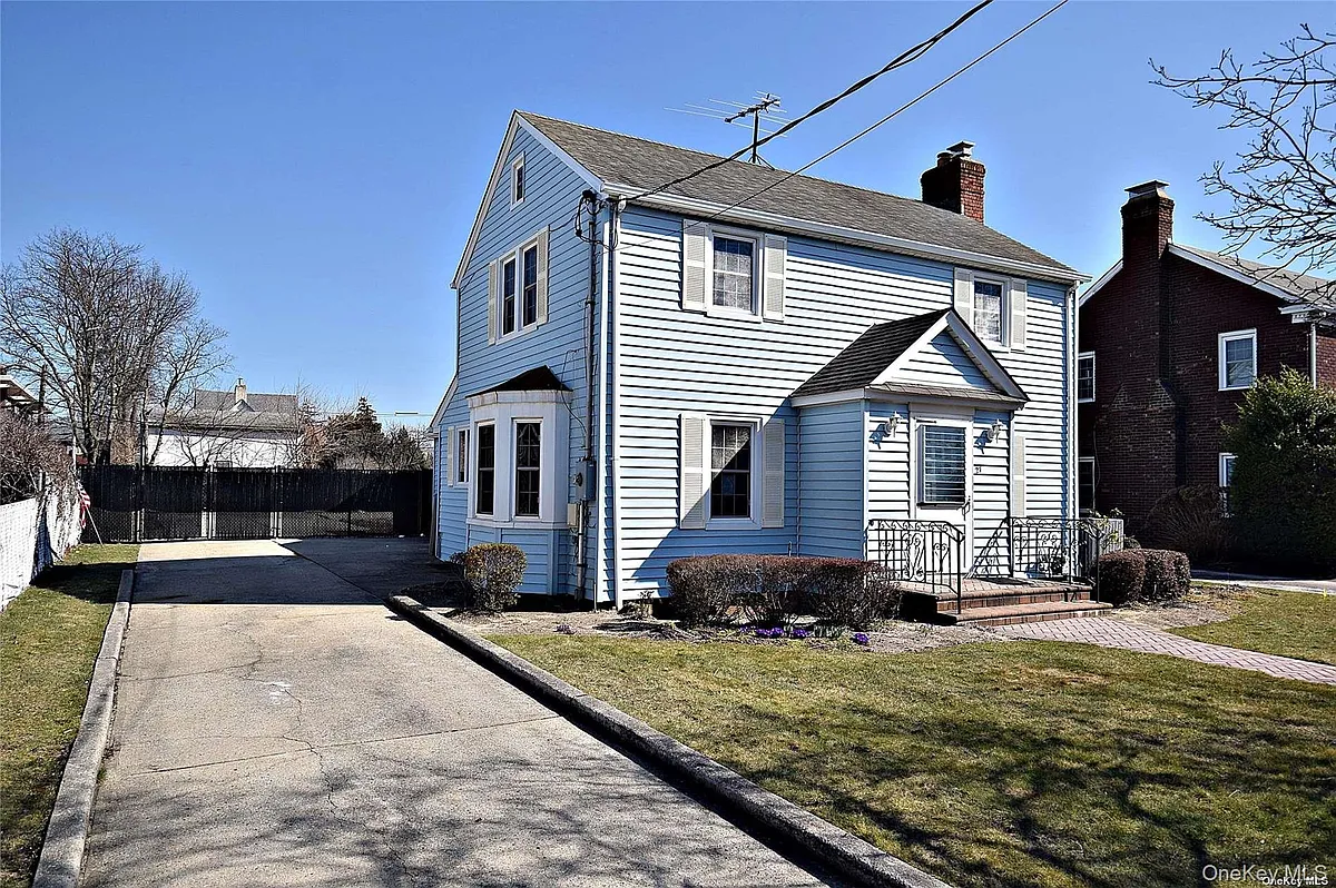 Building Photo - 27 N Lewis Pl