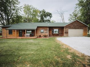 717 E Cumberland Rd, Altamont, IL 62411