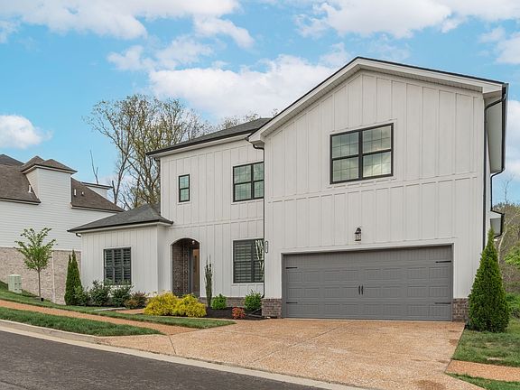 4th image of 717 Summit Oaks Ct