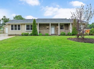 270 Arrowhead Trl, Carol Stream, IL 60188