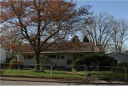 704 Westchester Dr photo 1