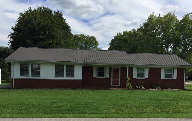 1st image of 900 Rainbow Dr