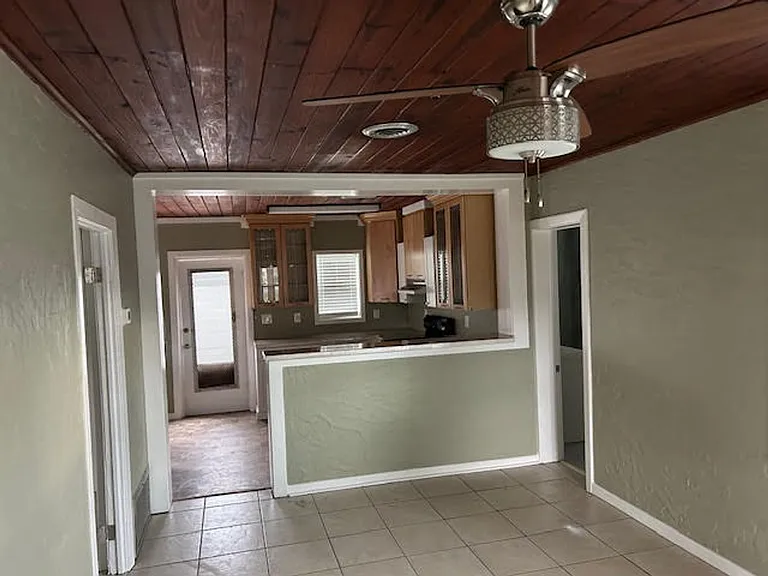 816 Ariana St — Photo 2