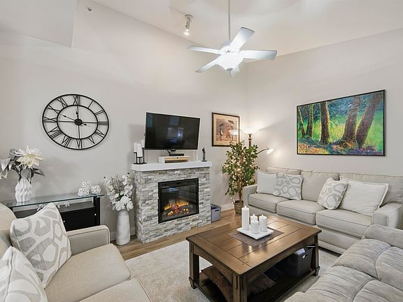 4th image of 100 Capilano Rd #408