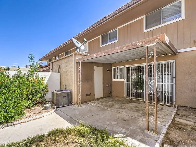 2426 Paradise Village Way — Photo 17
