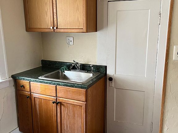 5th image of 32 W Woodward St APT 2