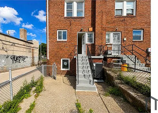 528 Oklahoma Ave NE — Photo 12
