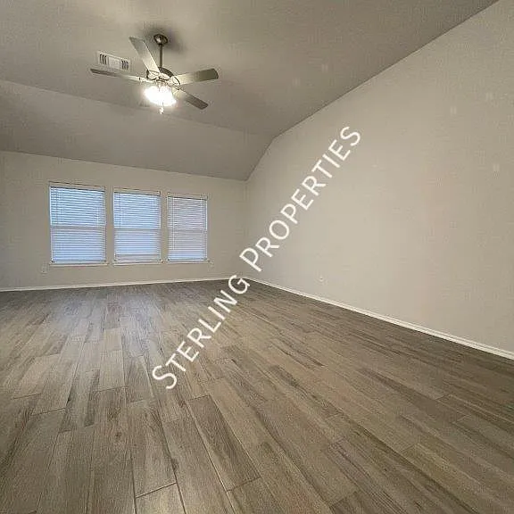 18617 Cantar Dr — Photo 14