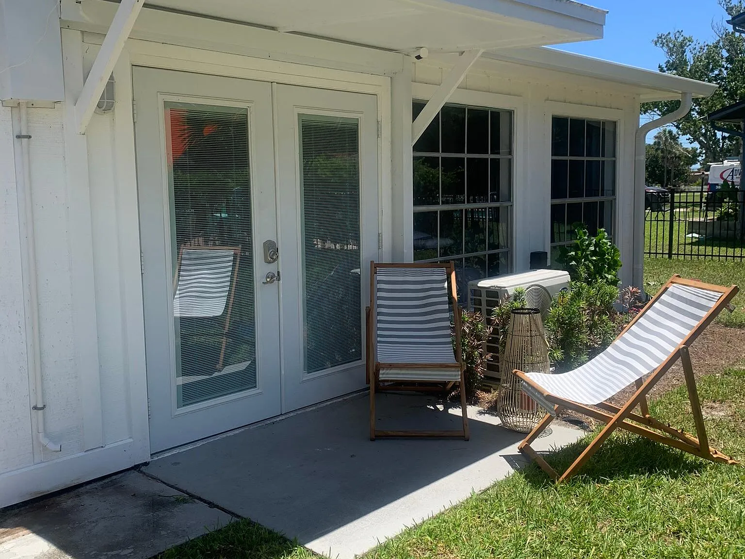 Studio, 300 sqft, $1,400 — Photo 2