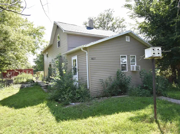 407 W Main St, Delmont, SD 57330