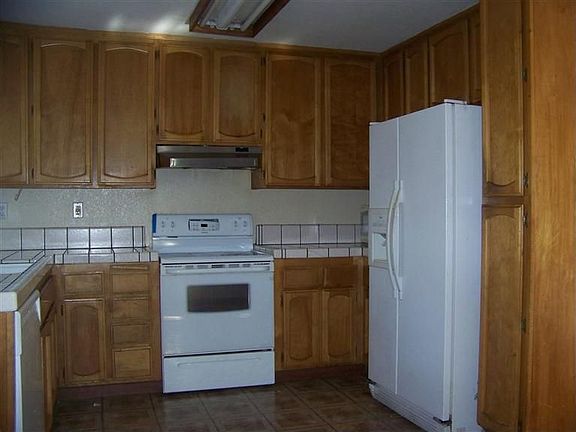 3rd image of 8481 Thornfield Dr