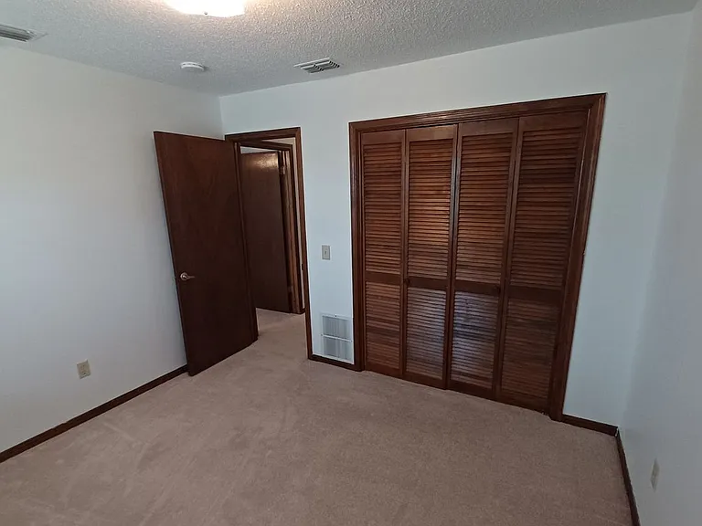 2295 Foxwood Dr — Photo 34