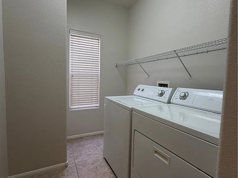11240 Playa Bonita Ave — Photo 5