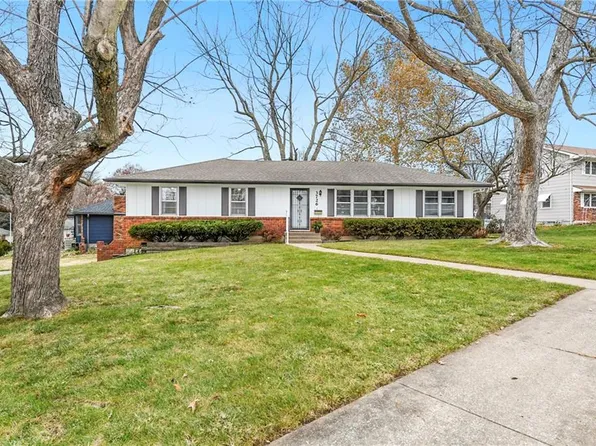 3726 S Trail Ridge Dr, Independence, MO 64055