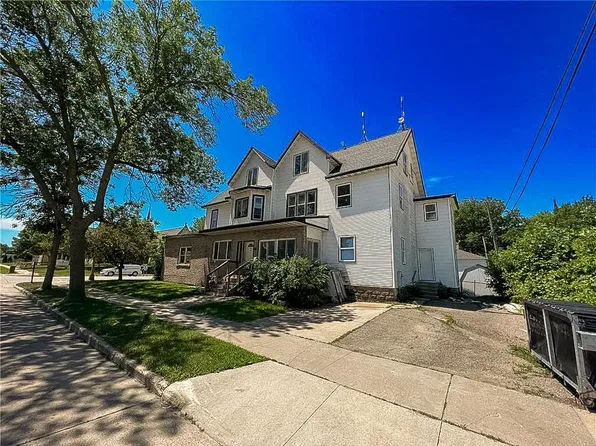 403 2nd St NW, Austin, MN 55912