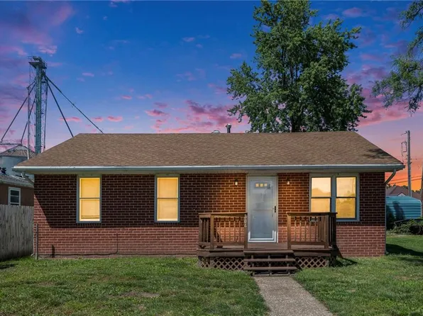 304 W Elm St, Orrick, MO 64077