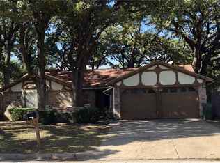 3404 Leighton Dr, Arlington, TX 76015